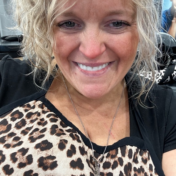 Meet your Posher, Danielle - Picture 6 of 8